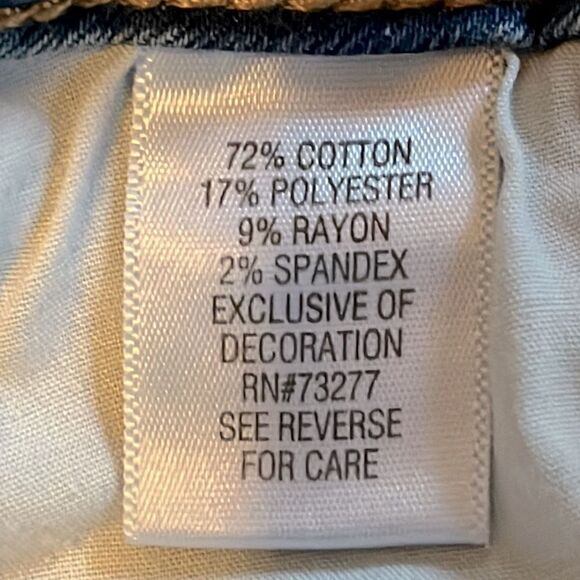 Womens’ Croft & Barrow Stretch Jean Shorts Size 4 - Picture 4 of 4